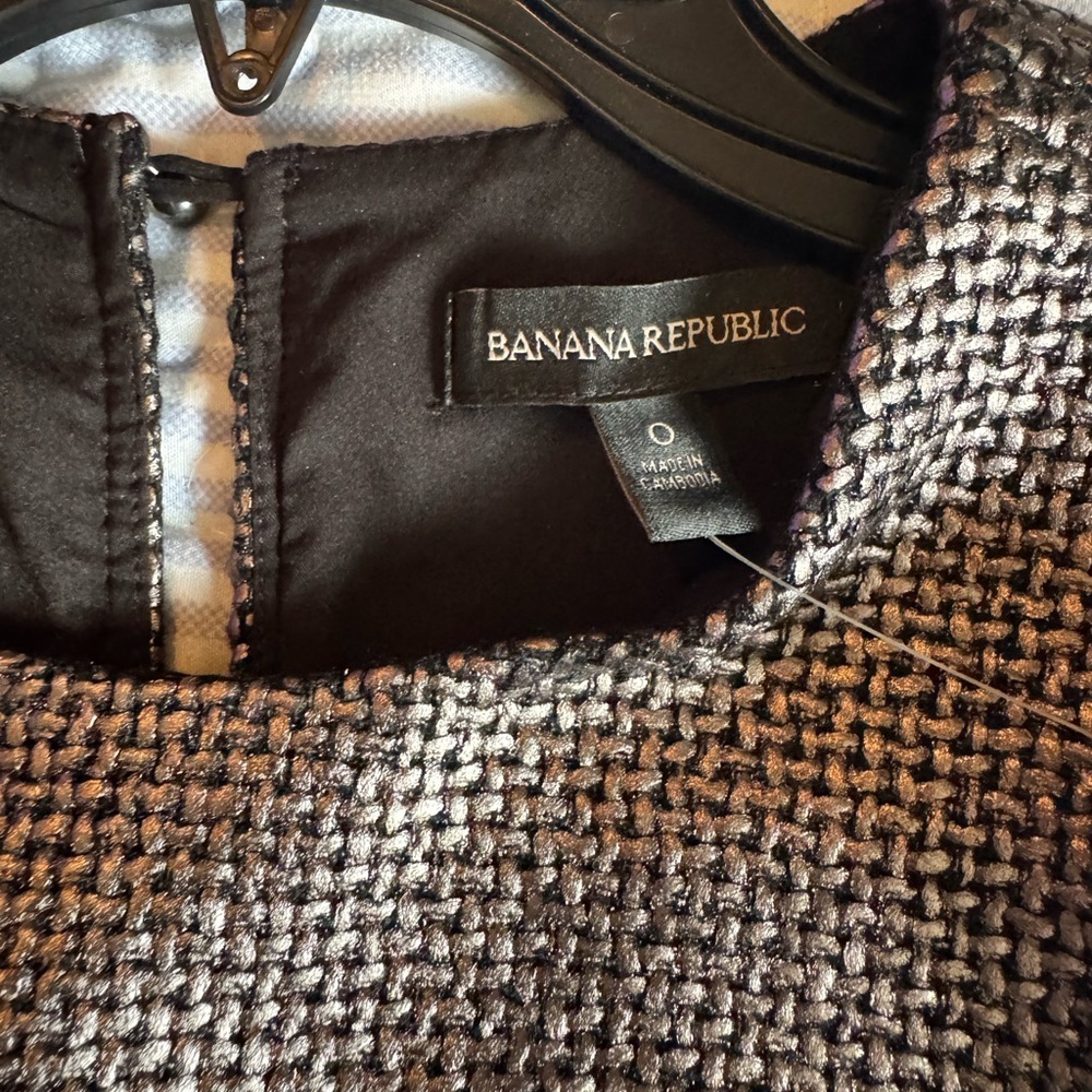 Banana Republic
Metallic silver tweed dress - Picture 5 of 12